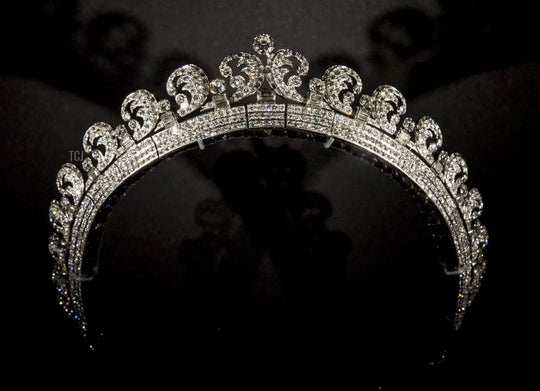 The Cartier Halo Tiara: A Gleaming Legacy of Royal Elegance - Eagle and Pearl Jewelers